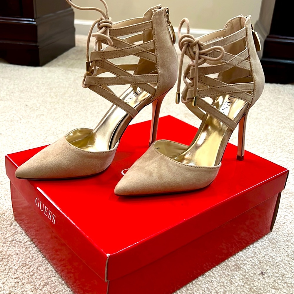 Guess shoes, Size 6 US. Color Nude.